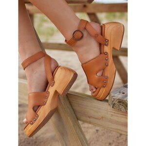 🎉LAST CHANCE🎉 FREE PEOPLE Carson Clogs / Luggage Leather